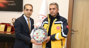 Sağlık Müdürü Prof.Dr. Mehmet Şirik'ten vefa örneği