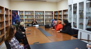 Şair İnci Okumuş, şiirin hayatımızdaki yerini anlatıldı