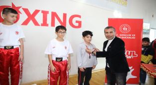 Şampiyonlar madalyalarına kavuştu