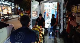 Şampiyonluk kutlamasında otomobilin çarptığı çocuk yaralandı - Videolu Haber