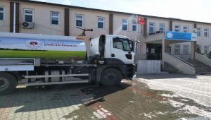 Samsat Belediyesi, Don Yaşanan Köy Okullarına İçme Suyu Taşıdı