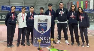 SANKO okulları öğrencileri teniste il ikincisi oldu