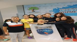 SANKO Okulları Öğrencileri yüzmede başarıya doymuyor