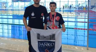 SANKO Okulları öğrencisi yüzmede Türkiye üçüncüsü oldu