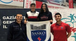 SANKO Okulları yüzücüleri bölge birincisi ve üçüncüsü oldu