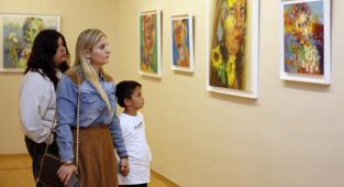 SANKO Sanat Galerisi’nde Bakışlar temalı resim sergisi