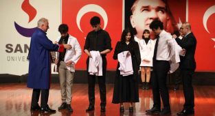 SANKO Üniversitesi Tıp Fakültesi beyaz önlük giyme töreni düzenledi