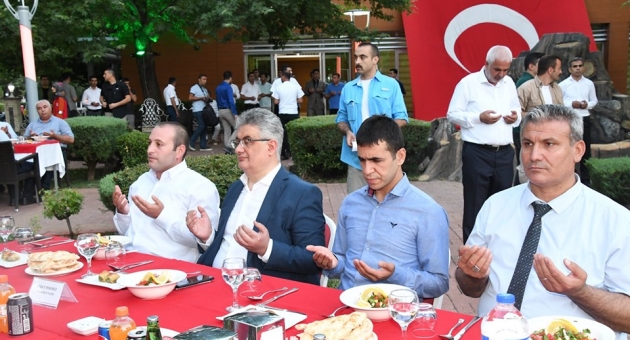 Şehit Aileleri Ve Gaziler 15 Temmuz Yemeğinde Buluştu