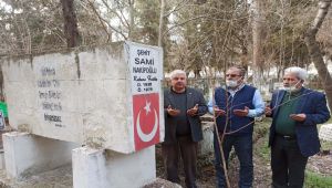 Şehit gazeteci Nakipoğlu mezarı başında anıldı - Videolu Haber