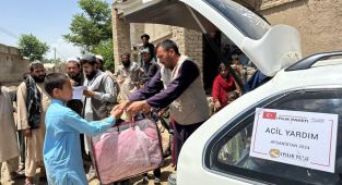 Selin vurduğu Afganistan’a İyilik Yolu’ndan insani yardım