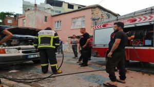 Seyir halindeki kamyonet alev aldı