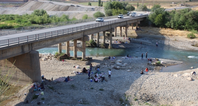 Siverekli Öğretmeni Kahtalı Gençler Boğulmaktan Son Anda Kurtardı