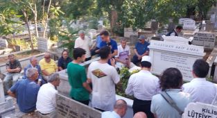 Süleyman Arif Emre kabri başında dualarla anıldı - Videolu Haber