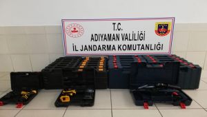Şüpheli otomobilde bandrolsüz matkap ele geçirildi: 2 gözaltı - Videolu Haber