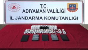 Şüpheli otomobilde gümrük kaçağı cep telefonu ele geçirildi