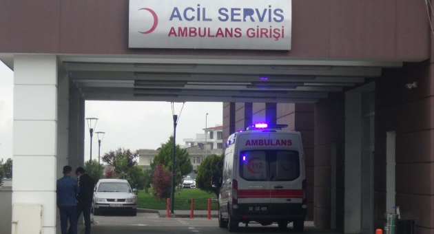 Takla Atan Otomobil, Şarampole Devrildi: 4 Yaralı
