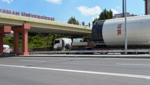 Tanker yüklü tır şoförünün dikkati, olası kazayı önledi - Videolu Haber