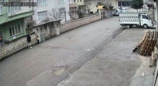 Tatlı vererek kaçırılan çocuk Şanlıurfa'da bulundu - Videolu Haber