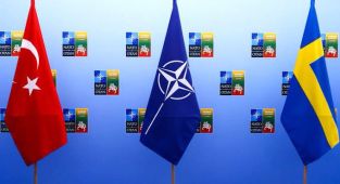 TBMM İsveç'in NATO'ya katılımına onay verdi