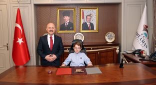 Temsili Vali'den dünya çocuklarına barış mesajı