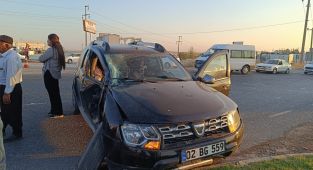 Tır ile otomobil çarpıştı: 1 yaralı - Videolu Haber