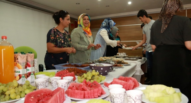 TOGEM Kursiyerleri, Kimsesiz Çocukları Ağırladı