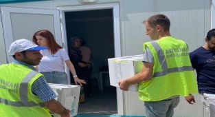 Toplu yaşam alanlarında hijyen paketi dağıtıldı