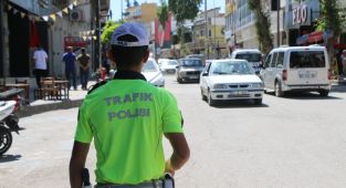 Trafik polislerinin 'Kurban Bayramı' mesaisi - Videolu Haber