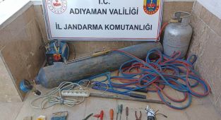 Tren raylarını çalmak isteyen 4 şüpheli suçüstü yakalandı