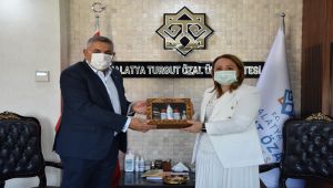 TSO Başkanı Sadıkoğlu’ndan Rektör Karabulut’a ziyaret