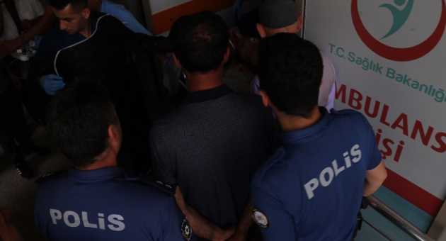 Tüfekle Vurulan Muhtar Ağır Yaralandı