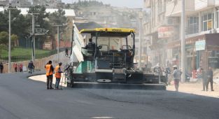 Turizm yolunda asfalt çalışması