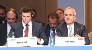 Türkiye Ukrayna’nın yeniden inşası için masada