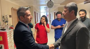 Tutdere: Deprem illerindeki sağlık çalışanları Tıp Bayramına buruk girdi