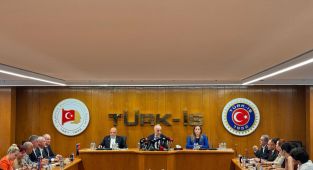 Üç işçi konfederasyonundan ortak açıklama: İnsan onuruna yaraşır bir yaşam talep ediyoruz