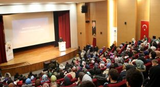 Ünlü isimden çok önemli tavsiyeler: ‘Çocuğun kızması normal’