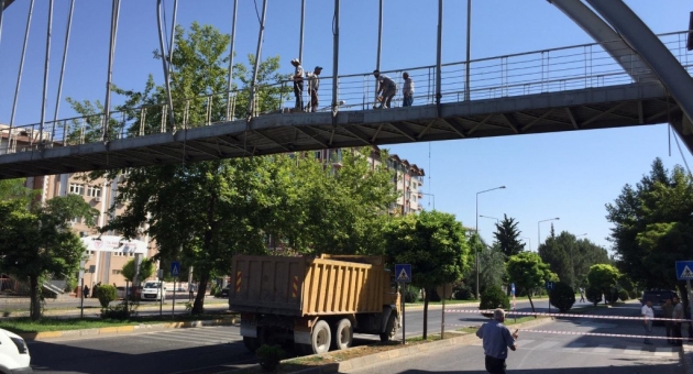 Üst Geçitte Onarım Çalışması