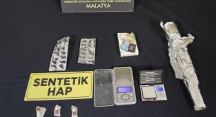 Uyuşturucu tacirlerine büyük darbe: 5 kişi tutuklandı