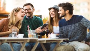 Uzmanından Uyarı: Yakın Arkadaşlar Sigara, Obezite Ve Boşanmalara Neden Oluyor