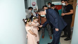 Vali Çuhadar'dan ‘Türkiye’ ve ‘Suriye’ adlı ikizlere yakın ilgi
