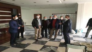 Vali Çuhadar, Diyanet Gençlik Merkezini inceledi