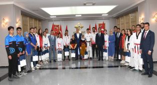 Vali Çuhadar'ın '19 Mayıs Atatürk Anma, Gençlik ve Spor Bayramı' mesajı
