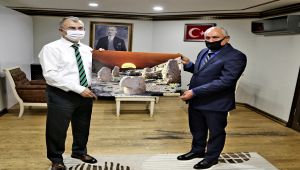 Vali Doruk, Nemrut Dağı Fotoğraf Sanatı Derneği Başkanı Mente’yi kabul etti