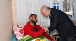 Vali Dr. Osman Varol, Irak'ın kuzeyinde yaralanan askeri ziyaret etti