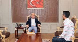 Vali Dr. Osman Varol, vatandaşların taleplerini dinlemeye devam ediyor
