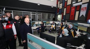 Vali Dr. Varol AFAD ve 112 Acil Çağrı Merkezi'ni ziyaret etti