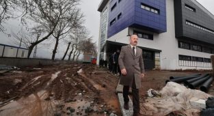 Vali Dr. Varol Gölbaşı Gençlik Merkezi inşaatını denetledi