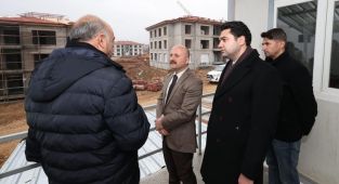 Vali Dr. Varol Gölbaşı’nda TOKİ Afet Konutları’nın inceledi