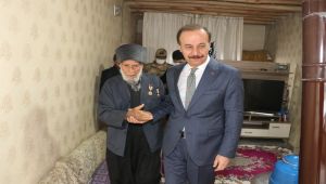 Vali Erin, Siverekli Gazi’yi evinde ziyaret etti - Videolu Haber