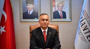 Vali Kemal Çeber’in '10 Ocak Çalışan Gazeteciler Günü' kutlama mesajı